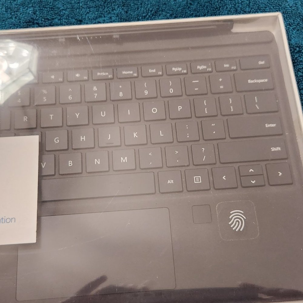 Microsoft Surface Pro 4 Type Cover w/Fingerprint ID